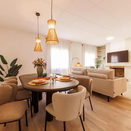 Bravissimo Maragall, Very Spacious And アパート ジローナ