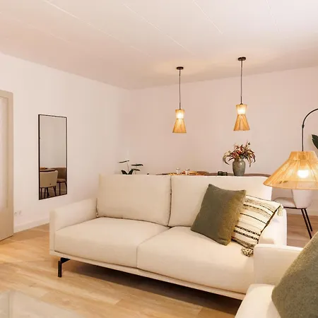 Bravissimo Maragall, Very Spacious And דירה *