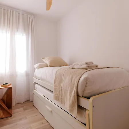 Bravissimo Maragall, Very Spacious And דירה *